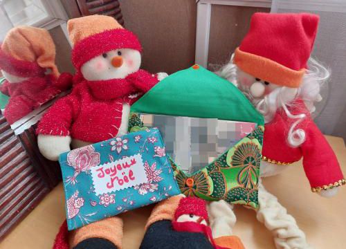 Une enveloppe cadeau en tissu pour Noël