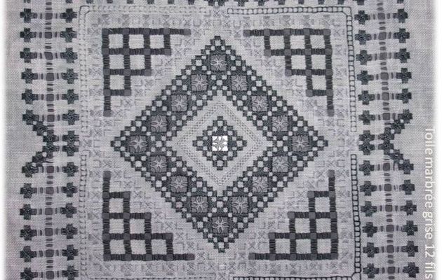 Hardanger "Tout de gris" (9 * partie broderie FINIE)