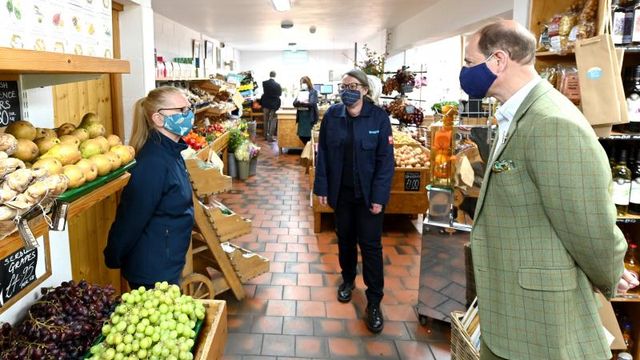 Kingfisher Farm Shop in Abinger Hammer