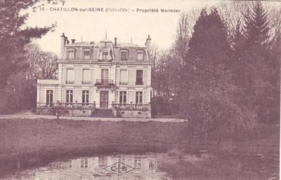 collection de cartes postales particulière sur Châtillon sur Seine...