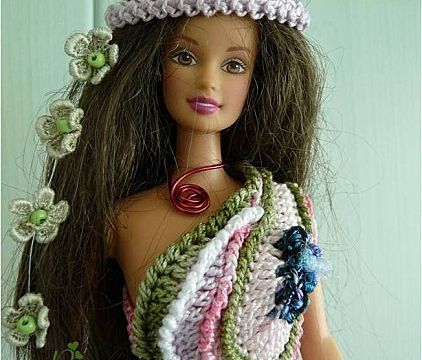 Barbie en robe crochet en FreeForme..