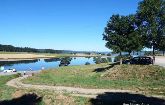 Naussac le lac  dept 48