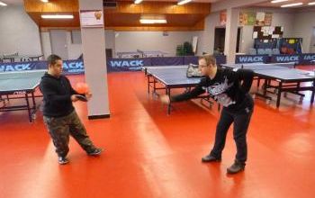 On essaie le tennis de table