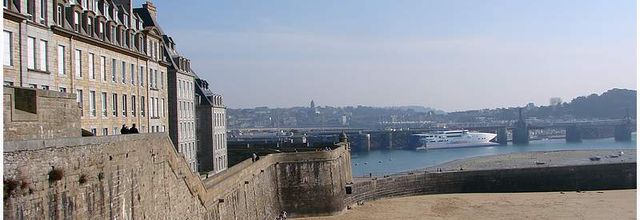 St Malo - Promenade sur les remparts