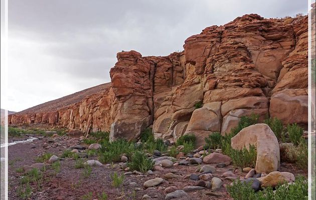 Le 14/03 se termine par la remontée du Rio Salado sous la pluie, un apéro Pisco sour à l'abri de la porte du coffre de la voiture et retour, au coucher de soleil, à San Pedro de Atacama - Chili