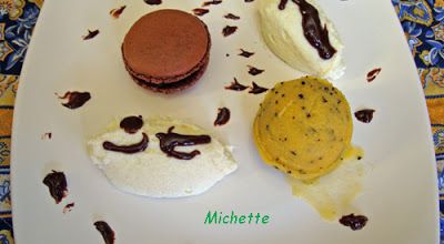Sorbet mangue-passion, quenelle chocolat blanc-brocciu, macaron garni