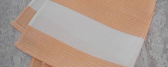 Quelques bavoirs brodés