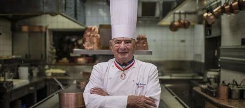 * Paul BOCUSE (B.M. 24) élevé à la dignité de grand officier de l'Ordre National du Mérite