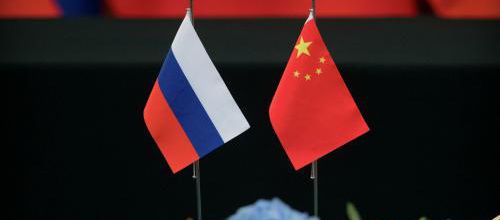 Le président chinois Xi appelle à une "retenue maximale" en Ukraine