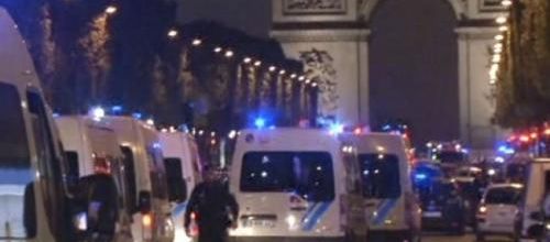 Sang sur les Champs Elysée......
