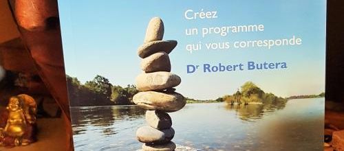 "La méditation sur-mesure" de Robert Butera, aux éditions Alliance Magique, est un guide facile et complet pour aider à trouver facilement sa propre technique de méditation. 