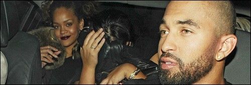 Rihanna quitte un club à Londres