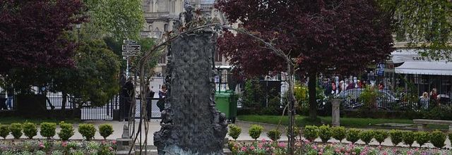  L'ïle de la Cité : Fontaine Saint Julien le Pauvre