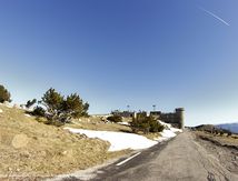 Tout en haut du Mont Aigoual