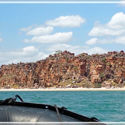 23 septembre 2022, matin : après un beau lever de soleil, nous arrivons en vue de la zone de King George River - Baie de Koolama - Oombulgurri - Kimberley - Australie