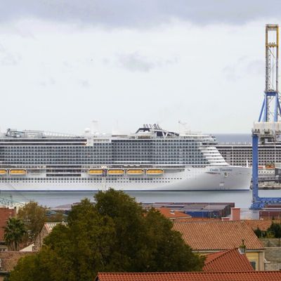 Visite du Costa Toscana au port de MARSEILLE