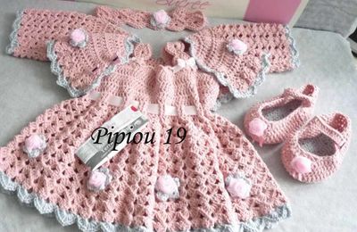 Robe layette coquille : encours terminé