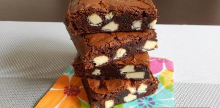 Brownie aux pépites de chocolat blanc