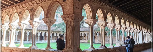 1053 - Le Cloître de Moissac, dans le Tarn-et-Garonne (82) 