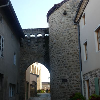 CHAMPDIEU  Eglise et Prieuré 