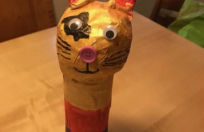 Lapin en papier mâché