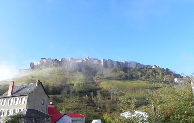 SAINT-FLOUR DANS LE CANTAL