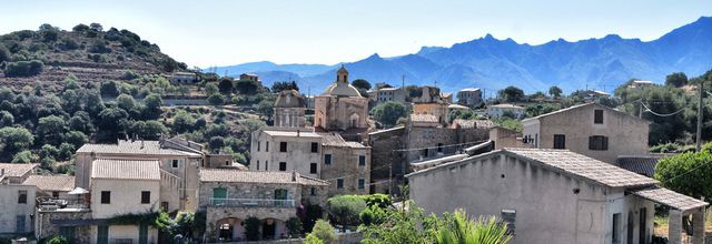 Dans les rues de Cateri - Corse