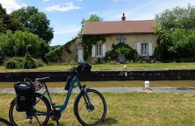 Le canal de Bourgogne à vélo