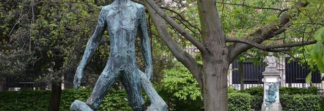 Jardin du Luxembourg : Mémorial aux étudiants résistants par Gaston Watkin