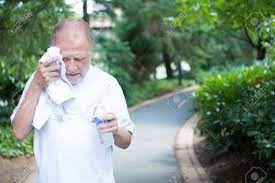 Pourquoi les vieilles personnes souffrent elles de la canicule.?