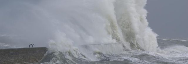 LA BRETAGNE PAR TEMPETE