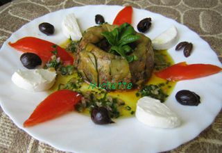 Couronne de courgette garnie aux légumes, vinaigrette, chèvre frais