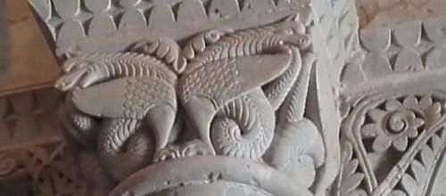Dragon sous chapiteau