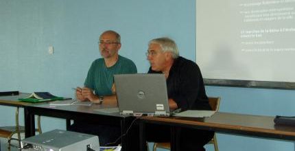 DEUX CONCEPTIONS DE L'AUTRE DEMOCRATIE