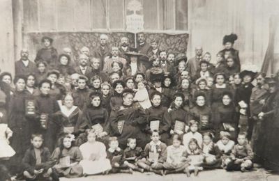 Groupe Antoiniste (année et localisation indéterminées)(Archives du Temple de Retinne)