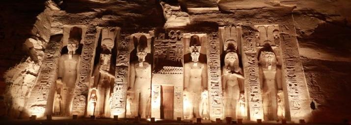 Le petit temple d'Abou Simbel by night, Egypte