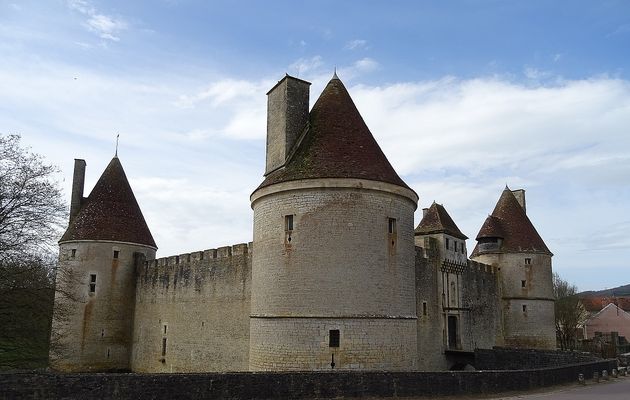 Le château de Posanges (Côte d'Or)