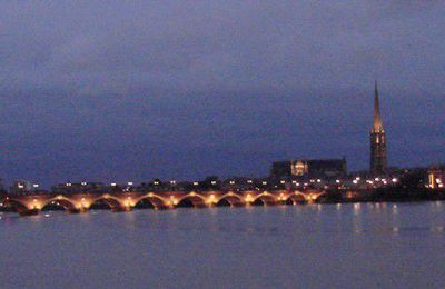 EB - Quelques photos de Bordeaux, la nuit...