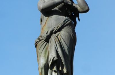 La Fontaine de Vénus ou Fontaine des Ambassadeurs et le Poème du Mardi