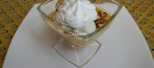 Verrine à la crème de potiron, girolles, oeuf poché, noisettes grillées, crème fouettée au lard fumé