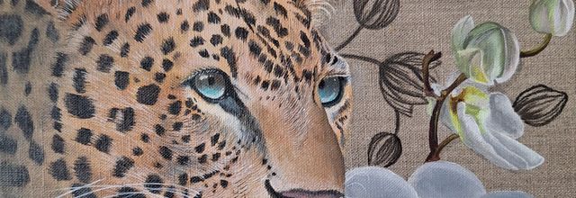 Le guépard aux orchidées