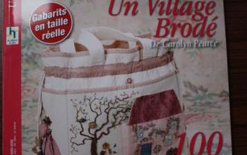 Un village brodé de Carolyn Pearce