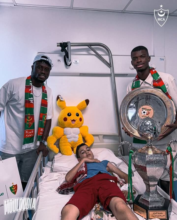 1.6.2025 journée mondiale de l'enfance Le Mouloudia rend visite aux malades au centre de brûlures à Zéralda 