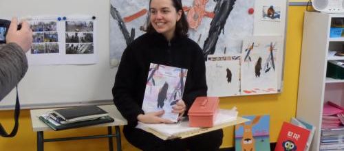 Une autrice illustratrice à l'école