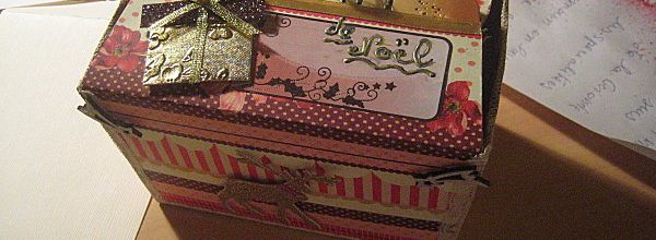 UNE PETITE BOITE SCRAPPEE POUR NOEL