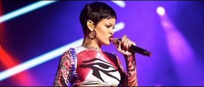 Vidéos : Rihanna performe à Baku en Azerbaïdjan