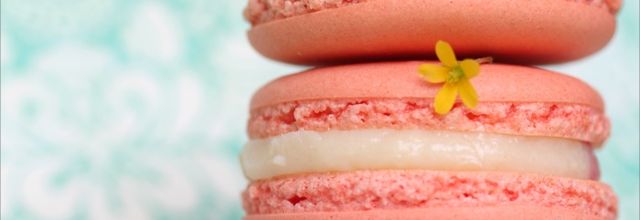 Macarons Ispahan de Pierre Hermé ; litchis, rose, framboise  {français & english}