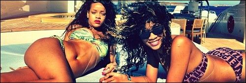 Rihanna sur son yacht à Porto Cervo