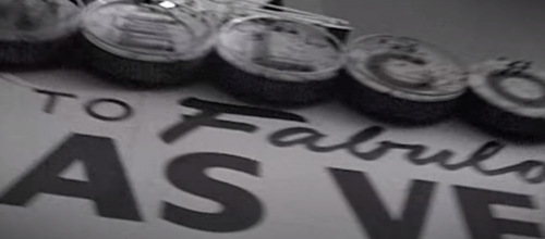 vous avez dit ELVIS -titre en rapport -autour de lui