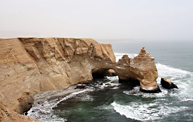Promenade dans la Réserve de Paracas : l'ex Cathédrale - Pisco - Pérou